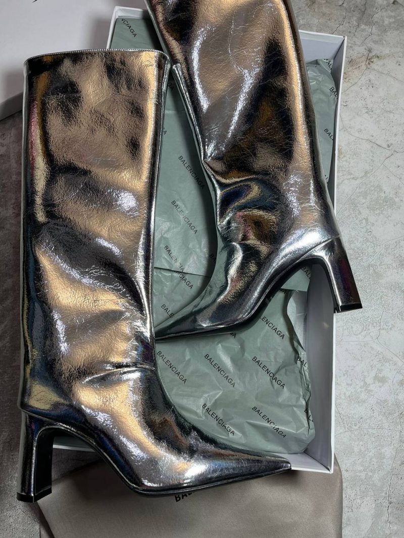 photo_5417842854832757885_y