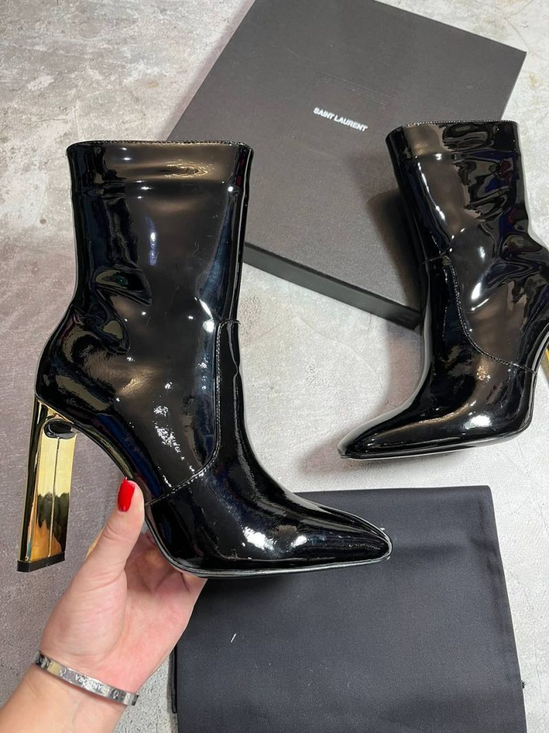 photo_5417842854832757889_y