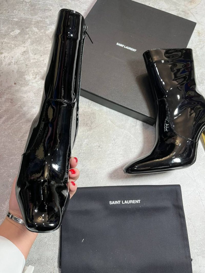 photo_5417842854832757890_y