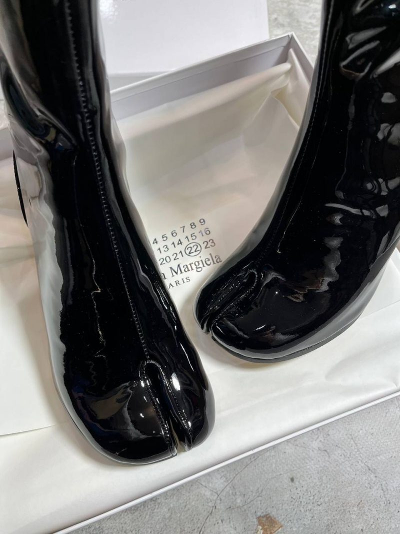 photo_5417842854832757895_y