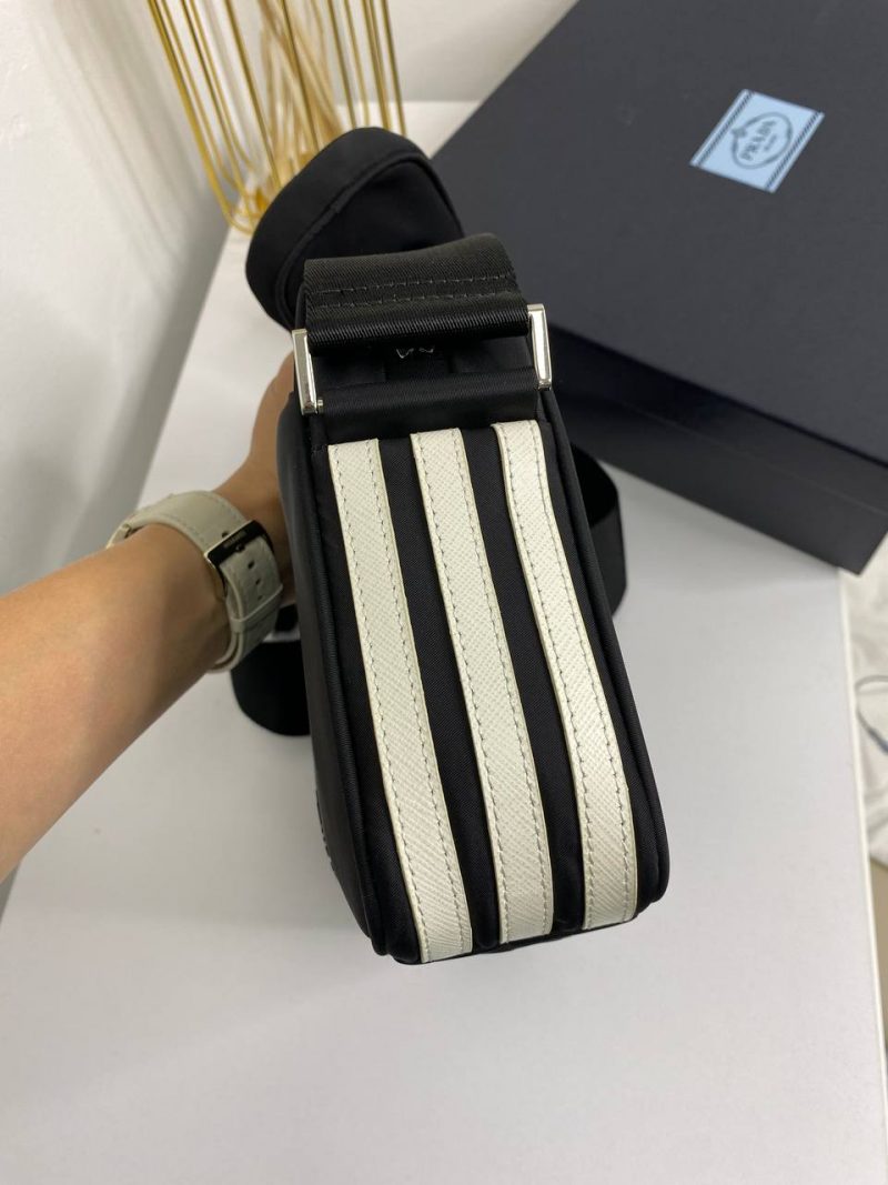 photo_5420213599470736081_y