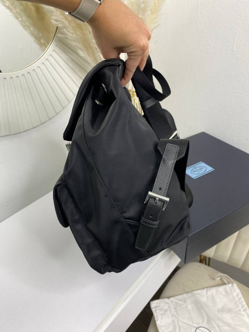 photo_5420213599470736093_y