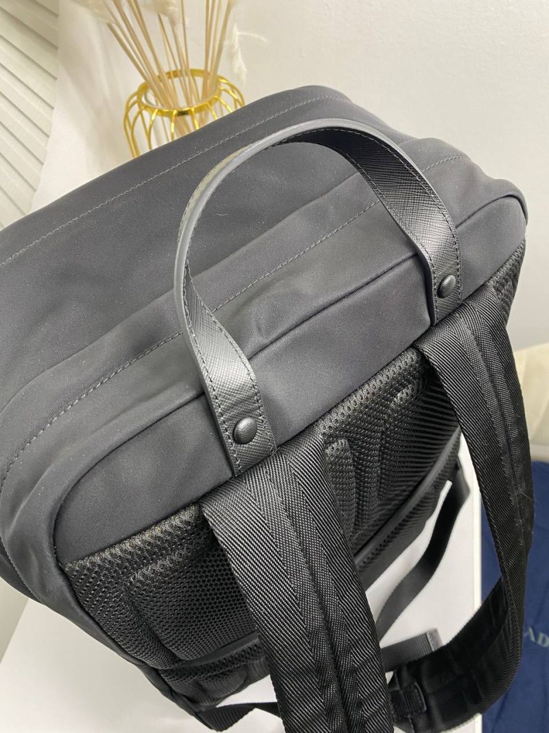 photo_5420213599470736560_y