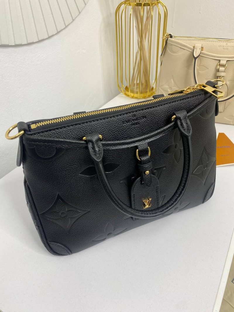 photo_5422465399284420938_y