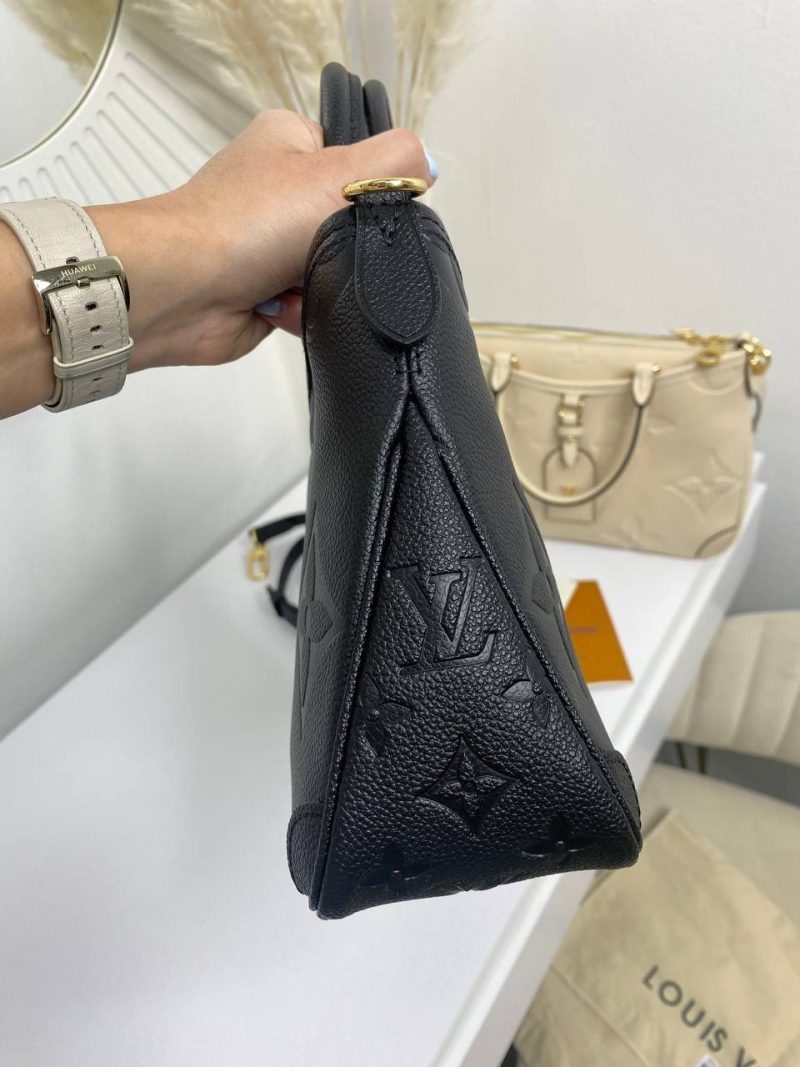 photo_5422465399284420939_y