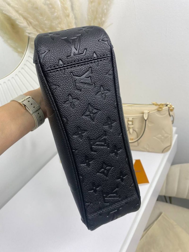 photo_5422465399284420940_y