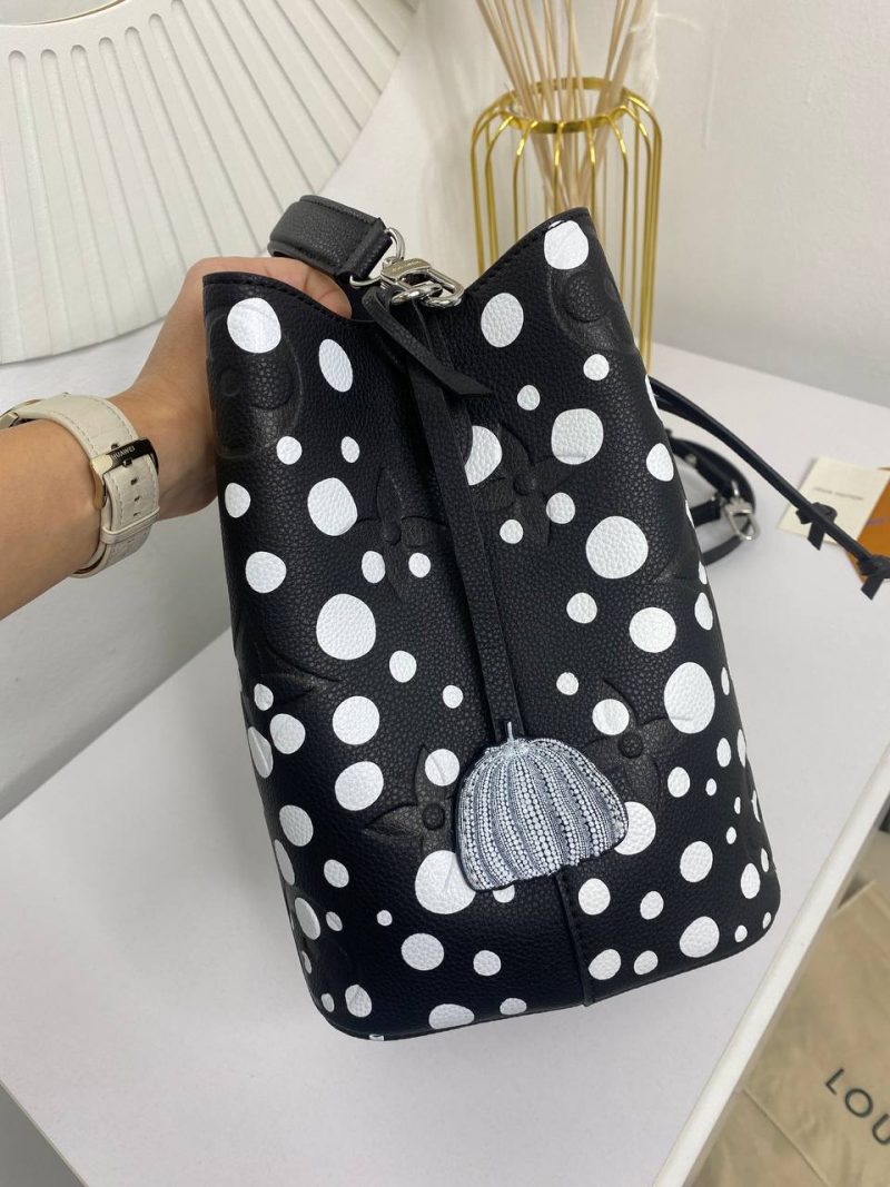 photo_5422465399284420944_y