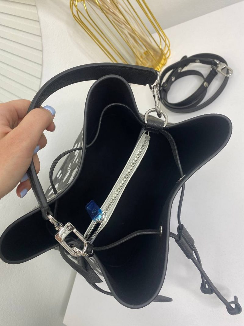 photo_5422465399284420946_y