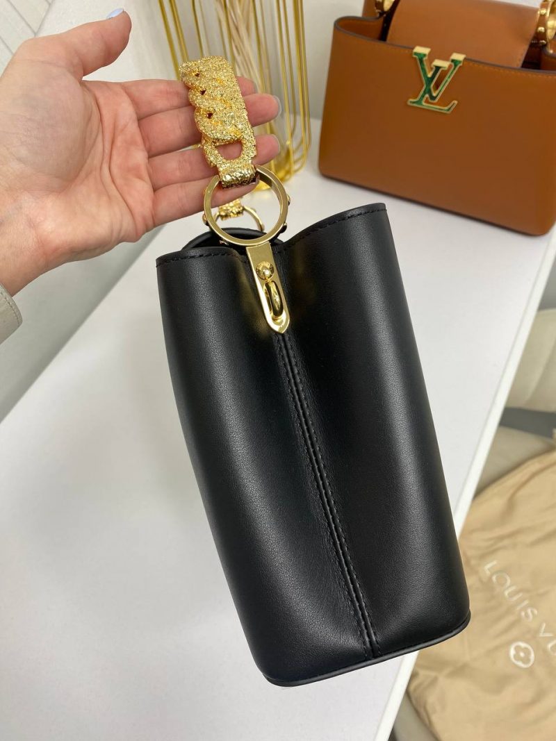 photo_5422465399284420978_y