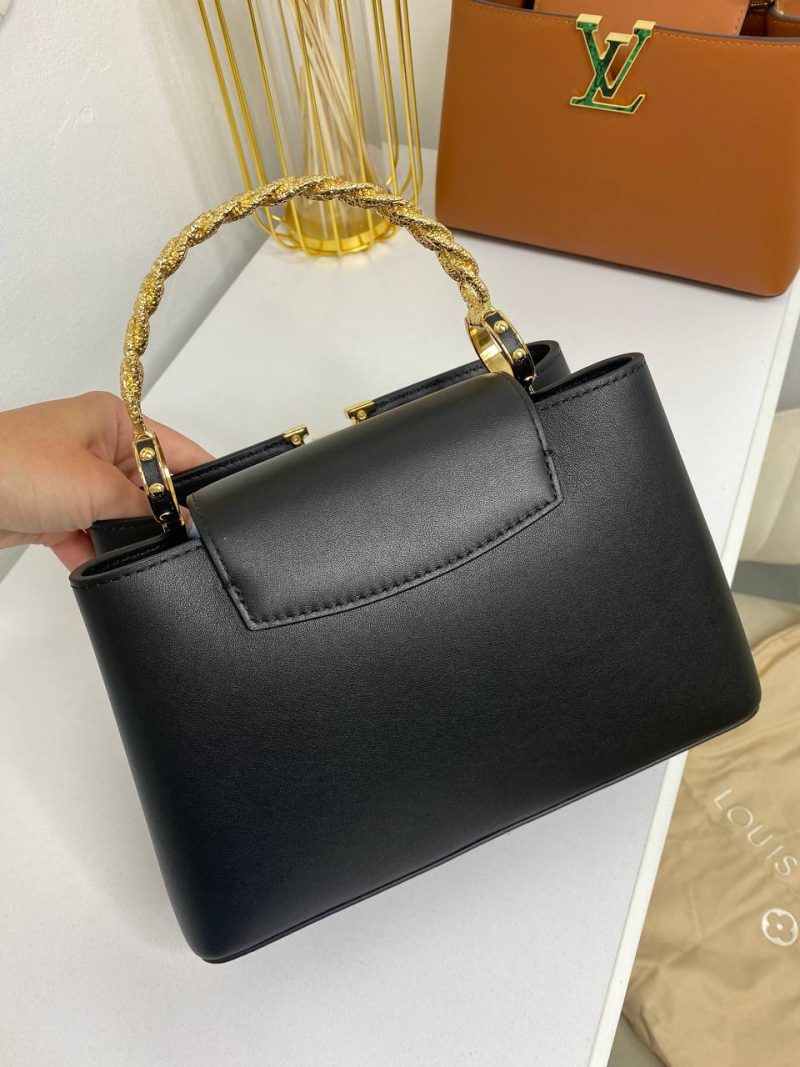 photo_5422465399284420979_y