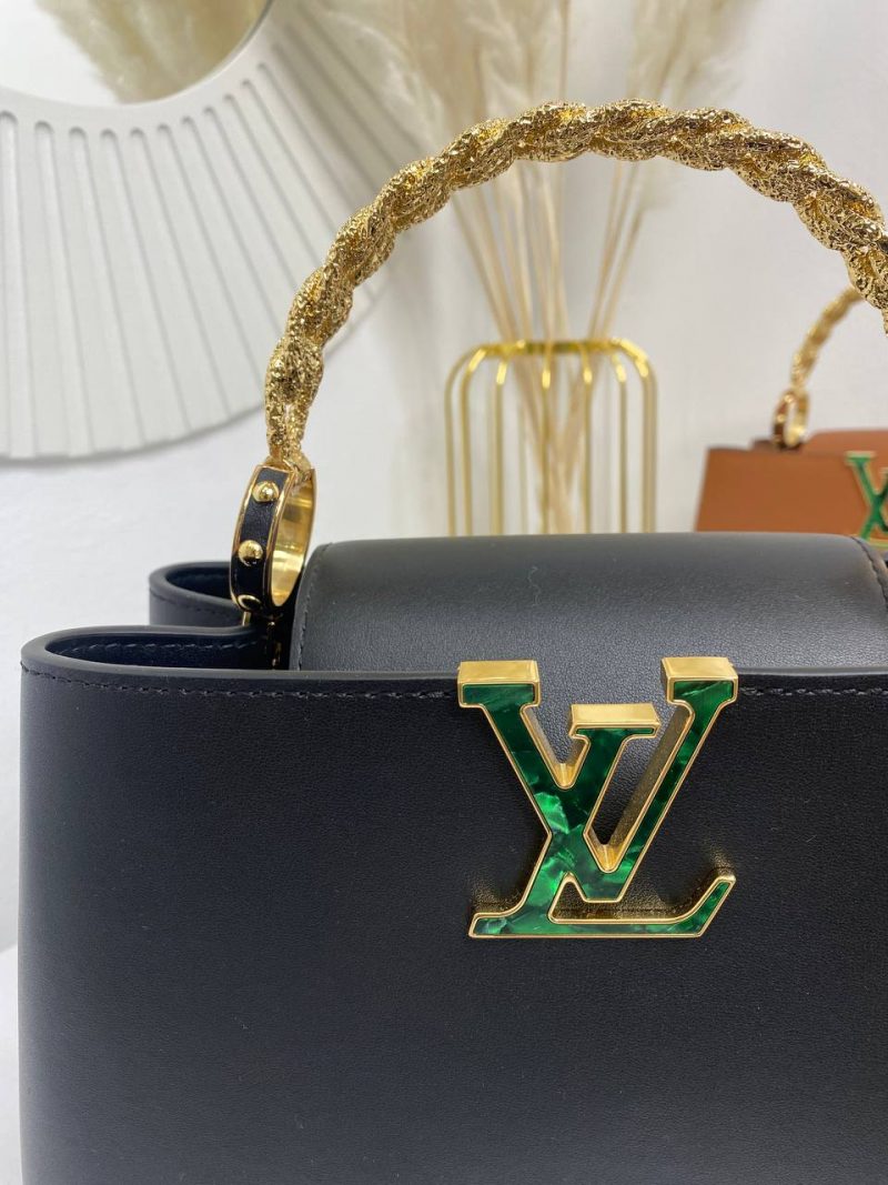 photo_5422465399284420980_y