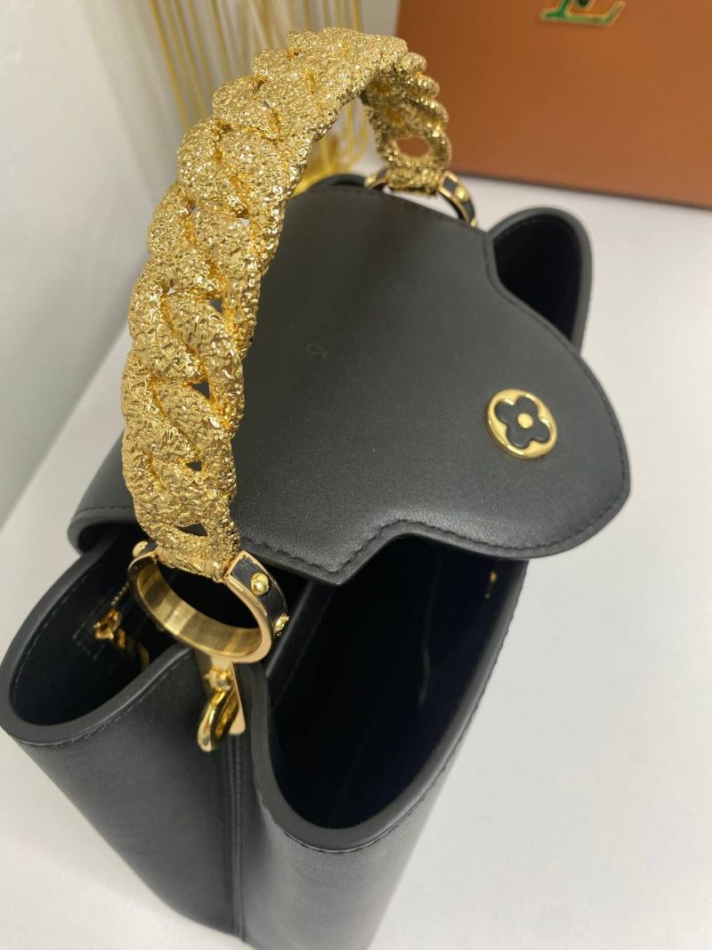 photo_5422528990570206397_y