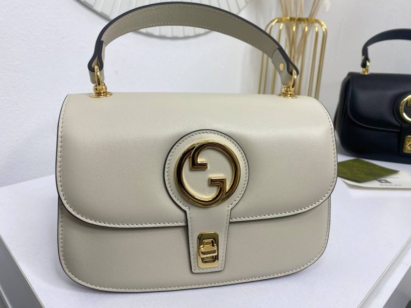 photo_5424811701263520439_y