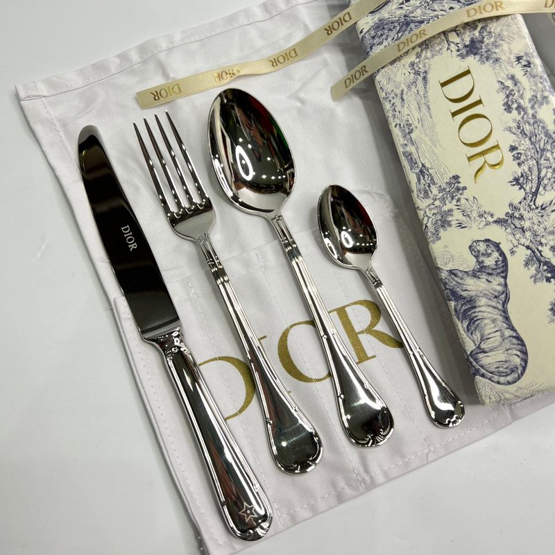 WhatsApp Image 2023-11-24 at 13.42.50 (1)