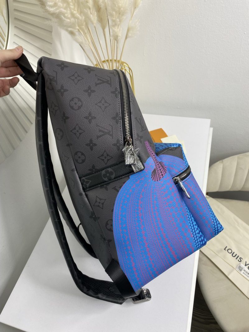 photo_5208968802702840927_y