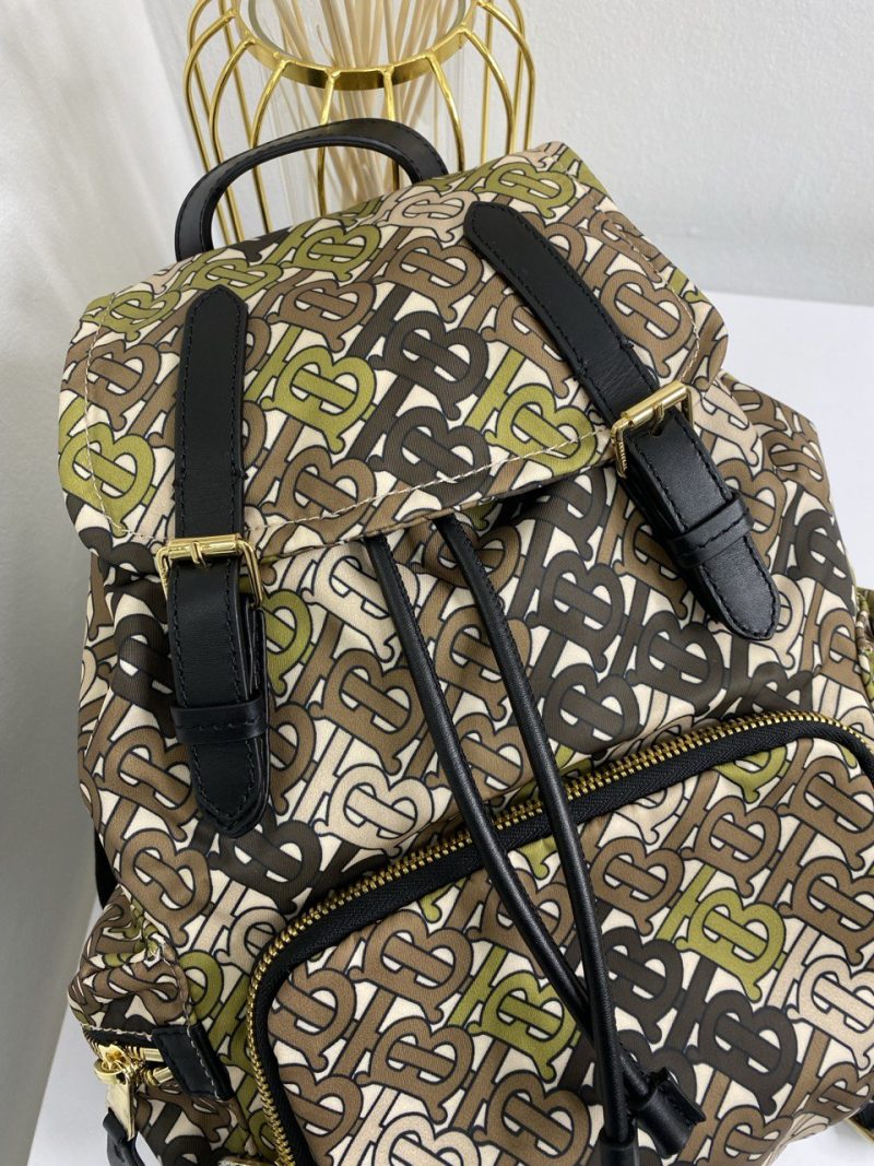 photo_5208968802702840946_y