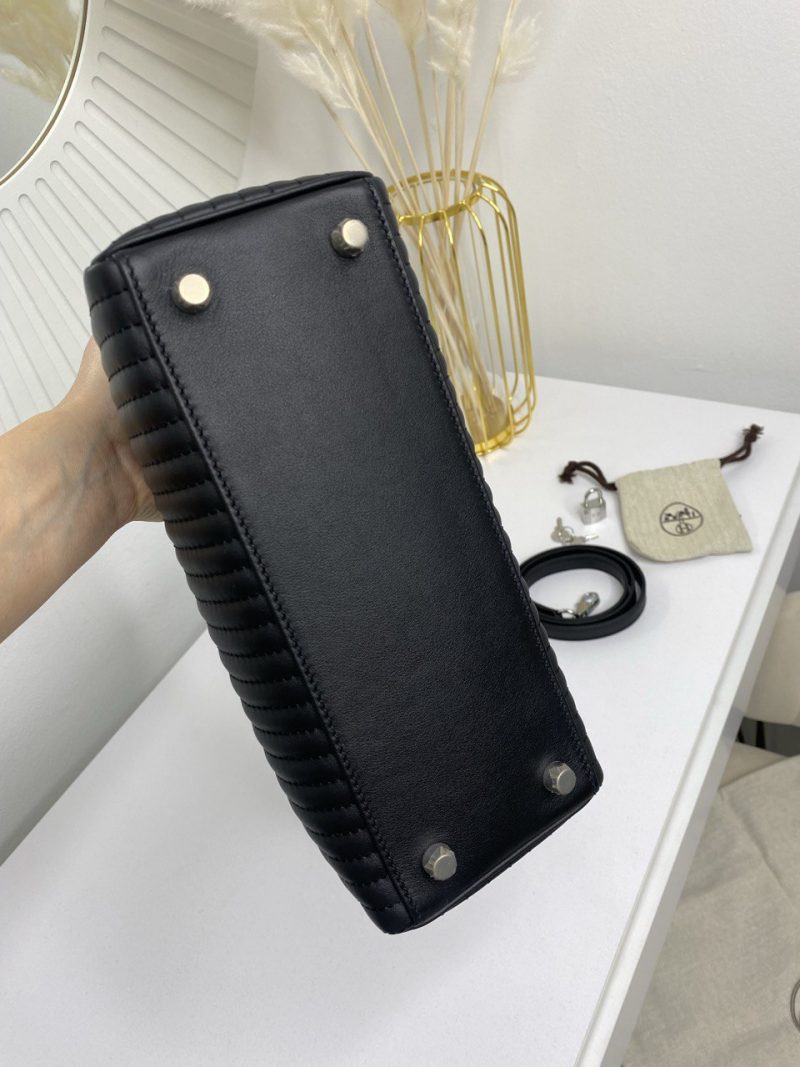 photo_5208968802702840958_y