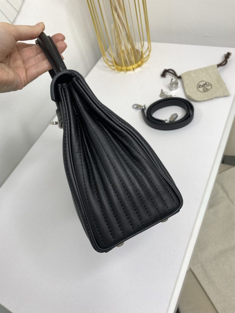 photo_5208968802702840960_y