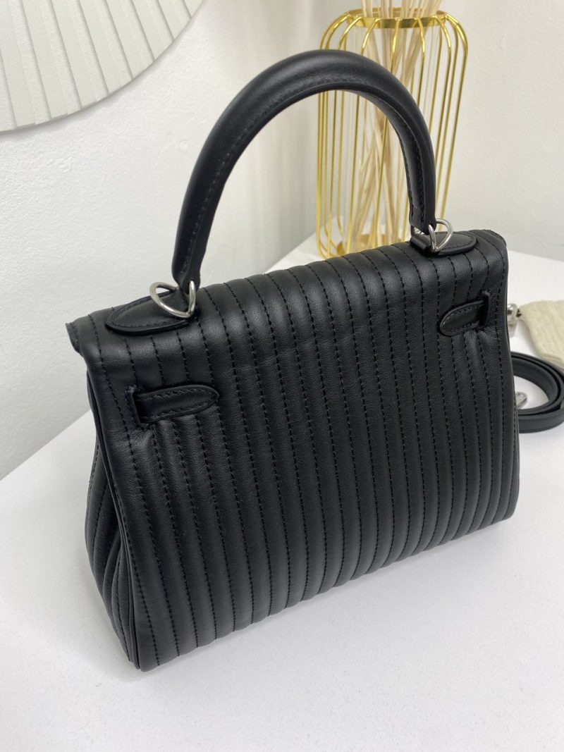 photo_5208968802702840961_y