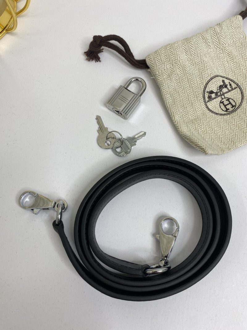 photo_5208968802702840962_y