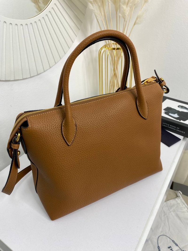 photo_5213347148198958551_y