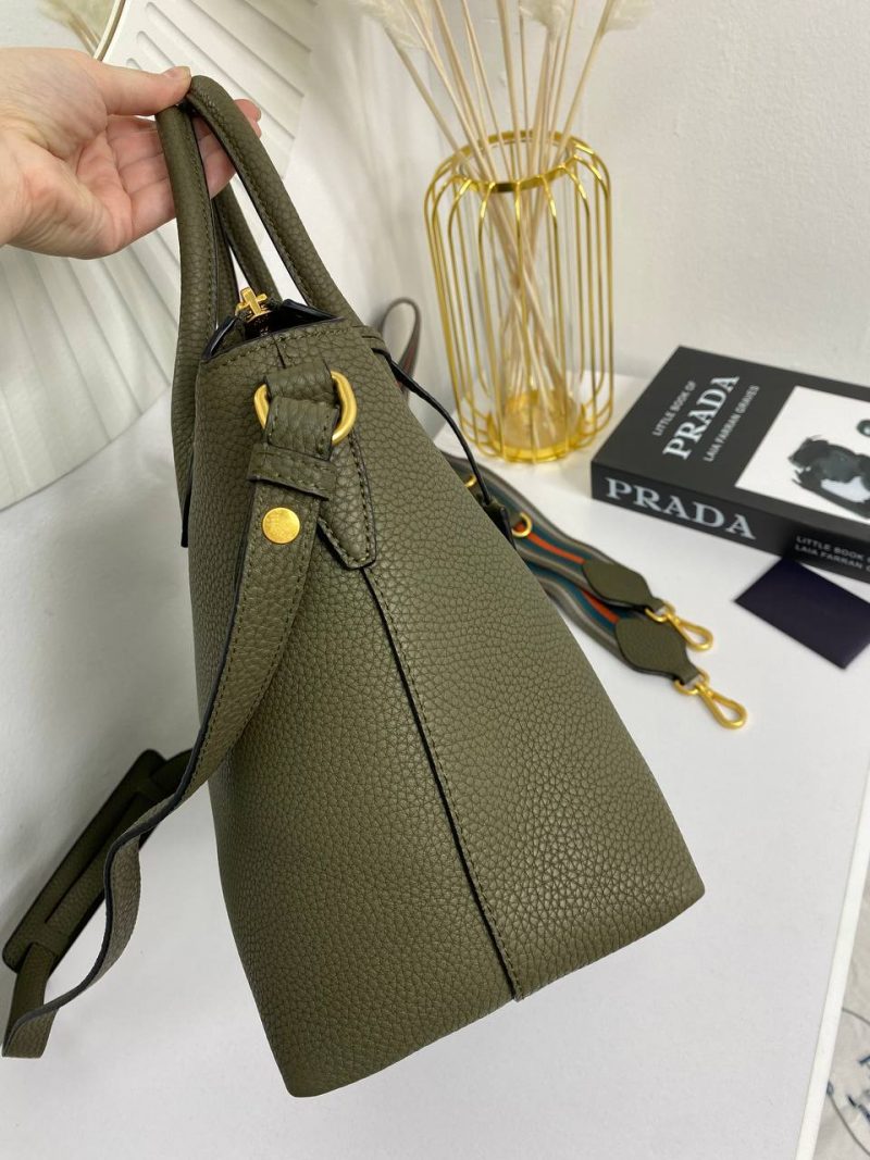 photo_5213347148198958559_y