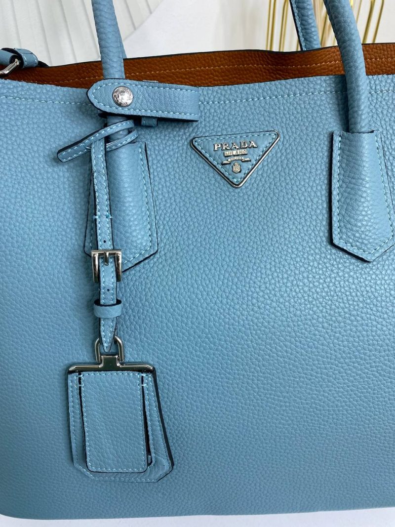 photo_5213347148198958565_y