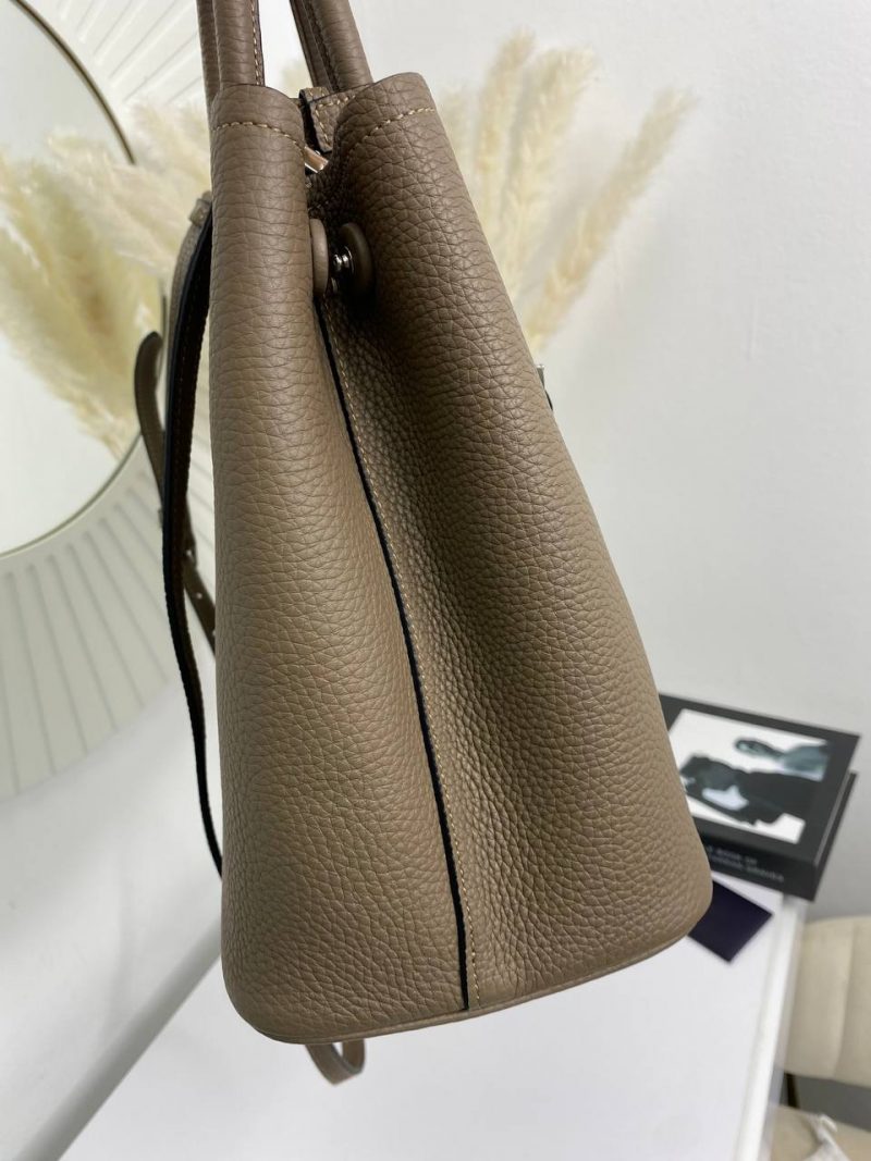 photo_5213347148198958567_y