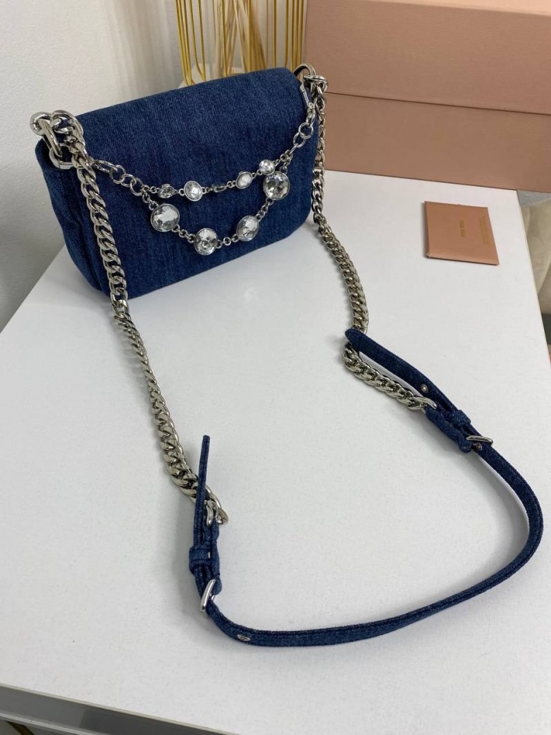 photo_5215598948012642956_y