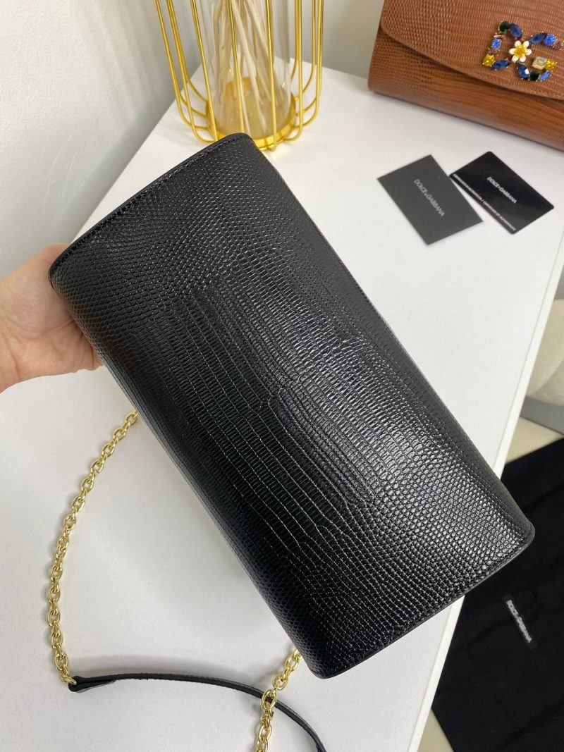 photo_5215598948012642975_y