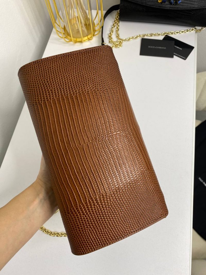 photo_5215598948012642979_y