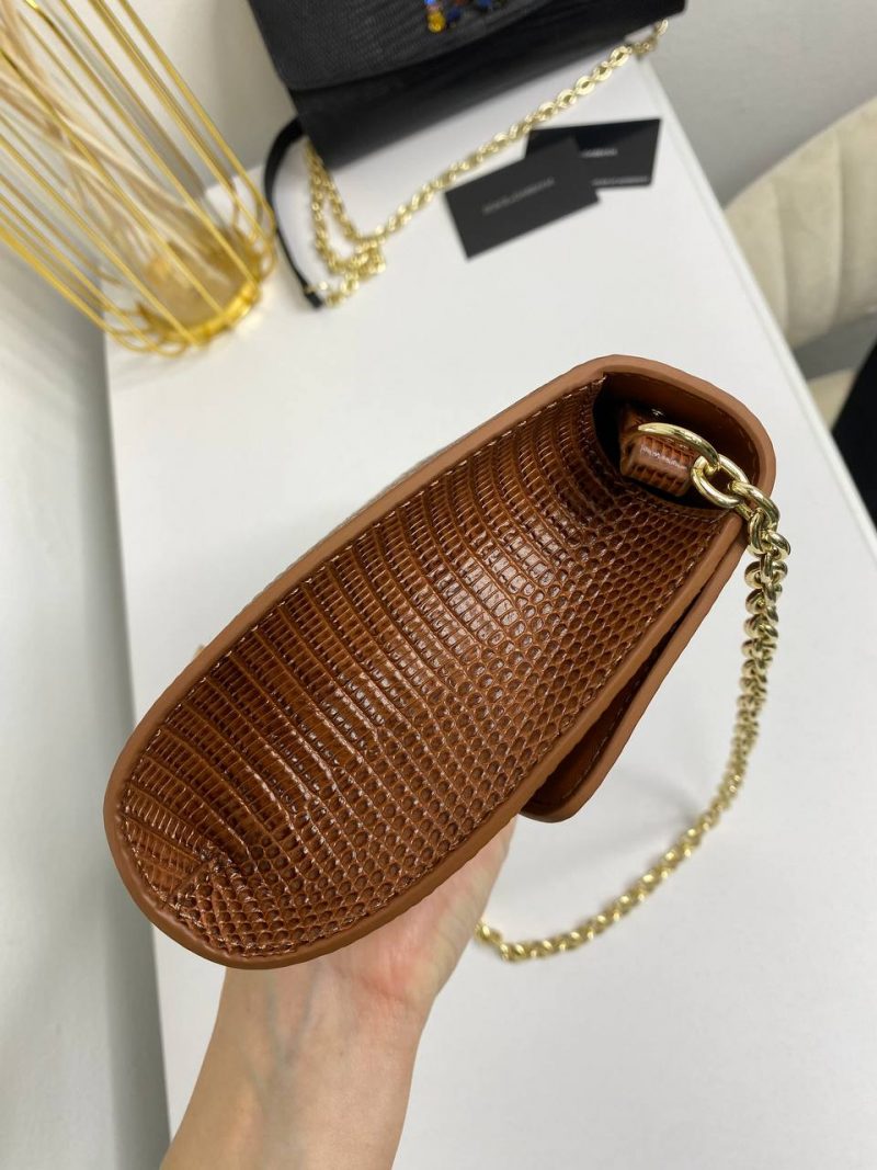 photo_5215598948012642980_y