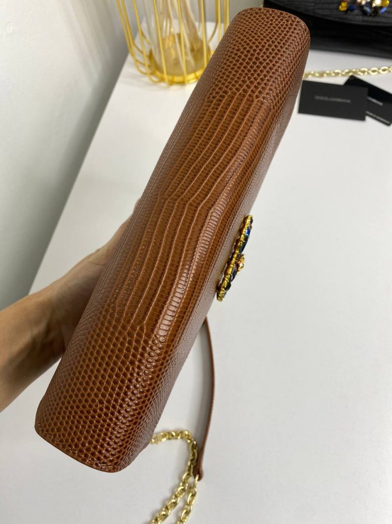 photo_5215598948012642981_y