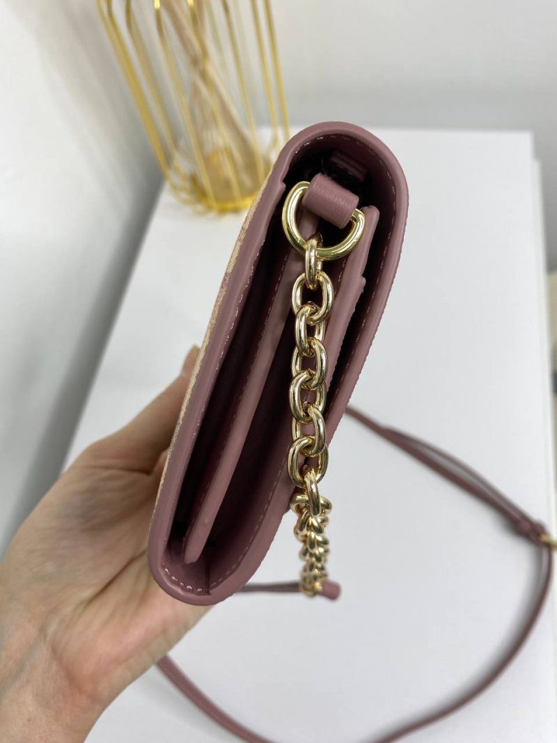 photo_5215598948012642985_y