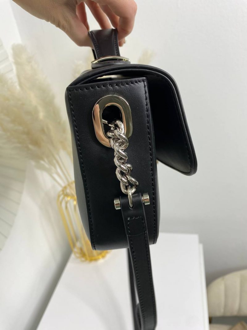 photo_5219723181768693361_y