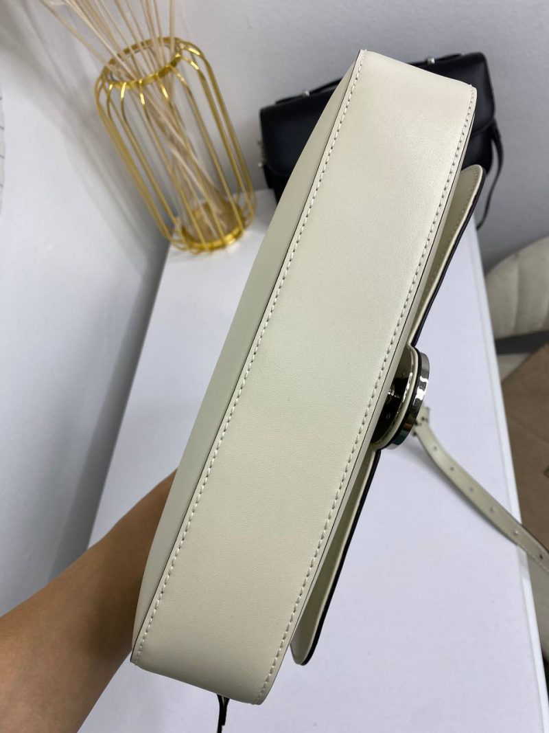 photo_5220084689165996408_y