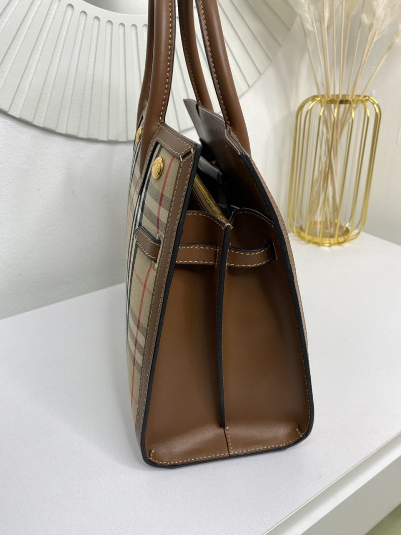 photo_5262835904572149967_y