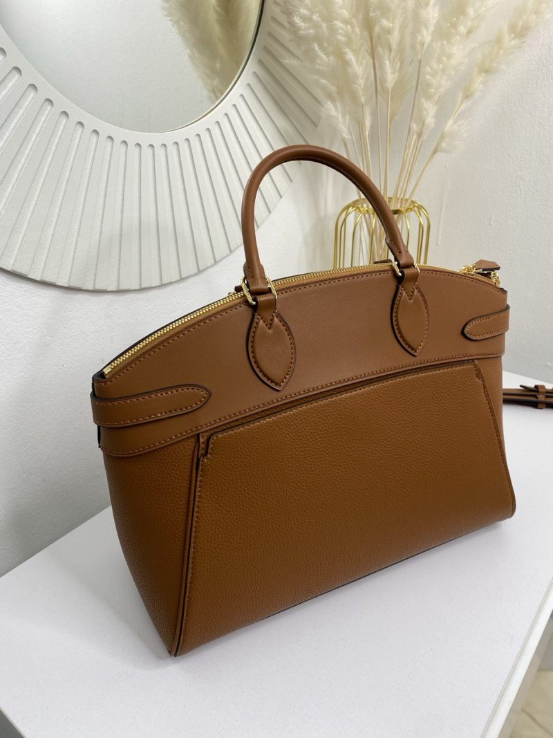 photo_5262835904572149988_y