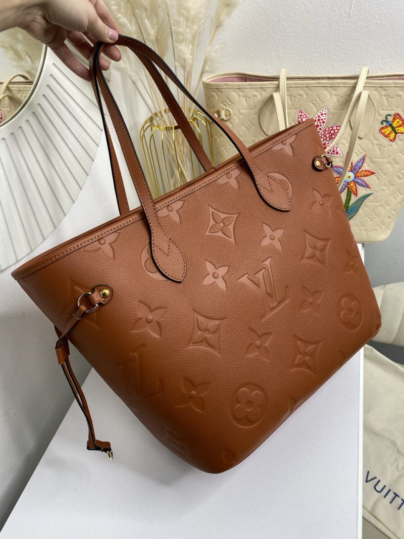 photo_5262835904572150090_y