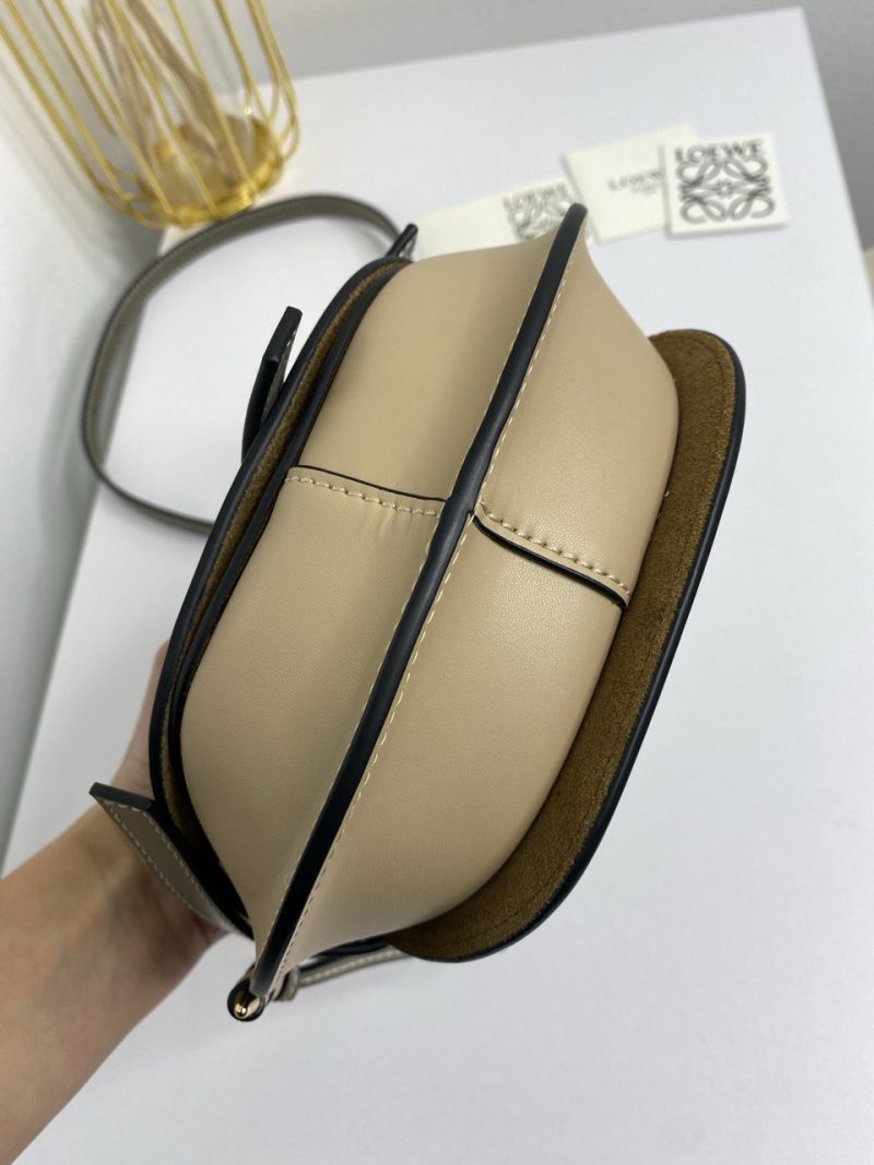 photo_5262835904572150175_y