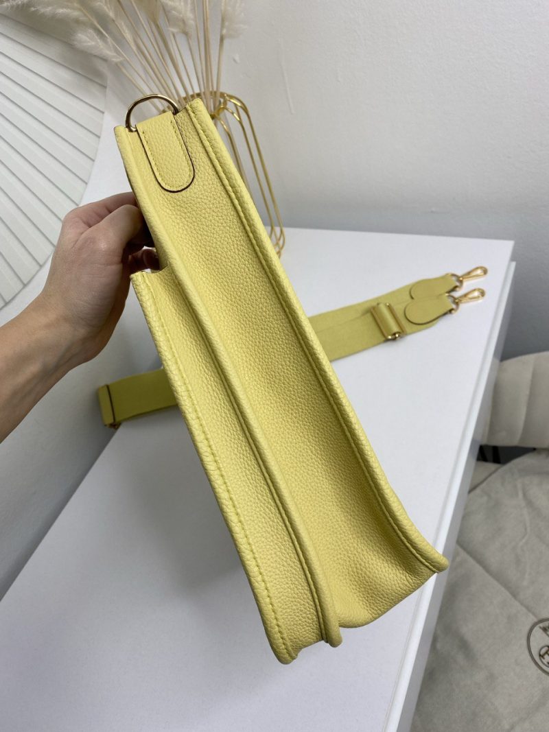 photo_5262835904572150187_y