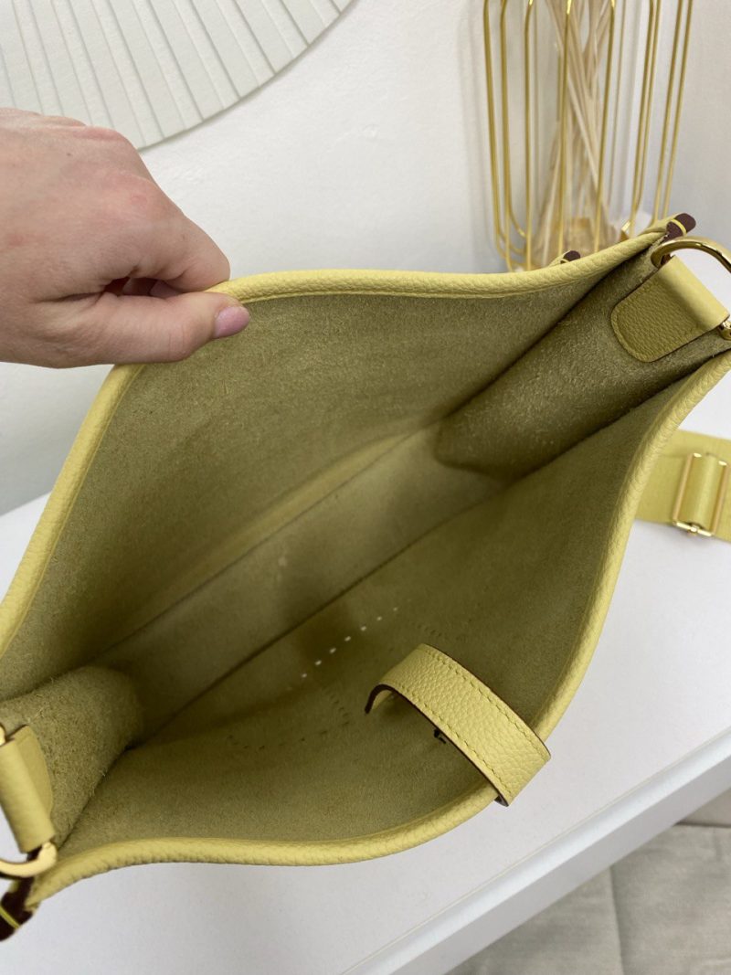 photo_5262835904572150188_y