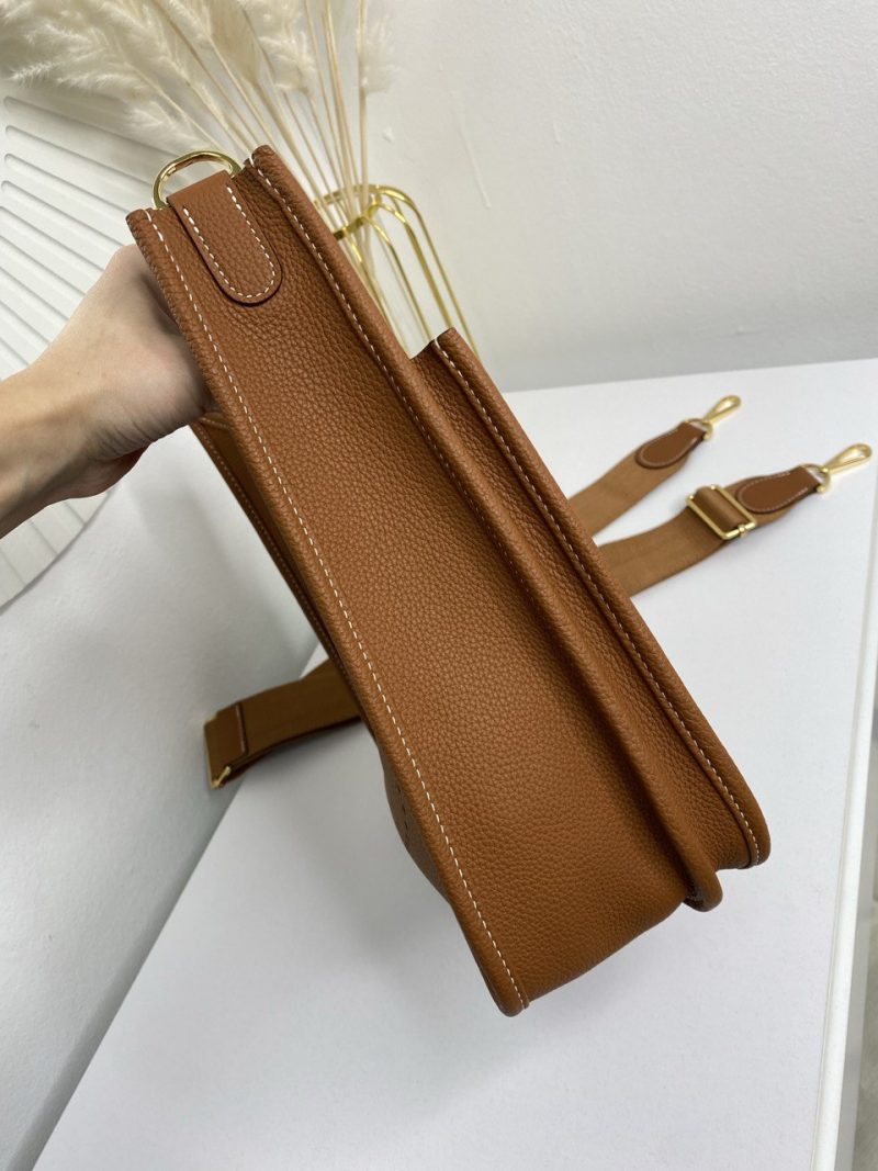 photo_5262835904572150192_y