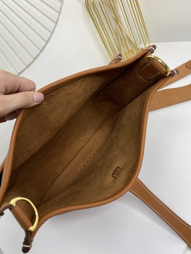 photo_5262835904572150194_y