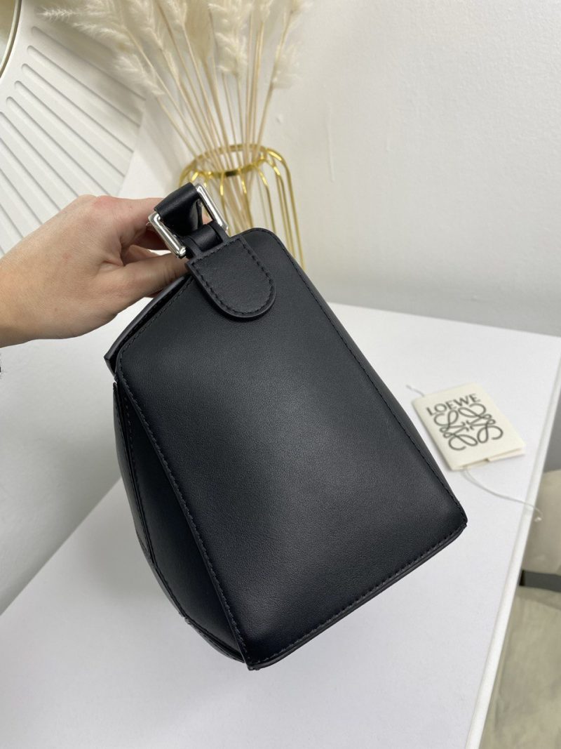 photo_5262835904572150226_y