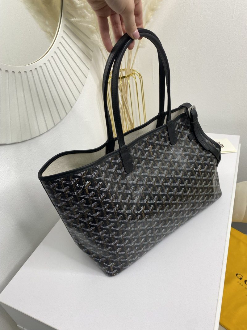 photo_5262835904572150235_y