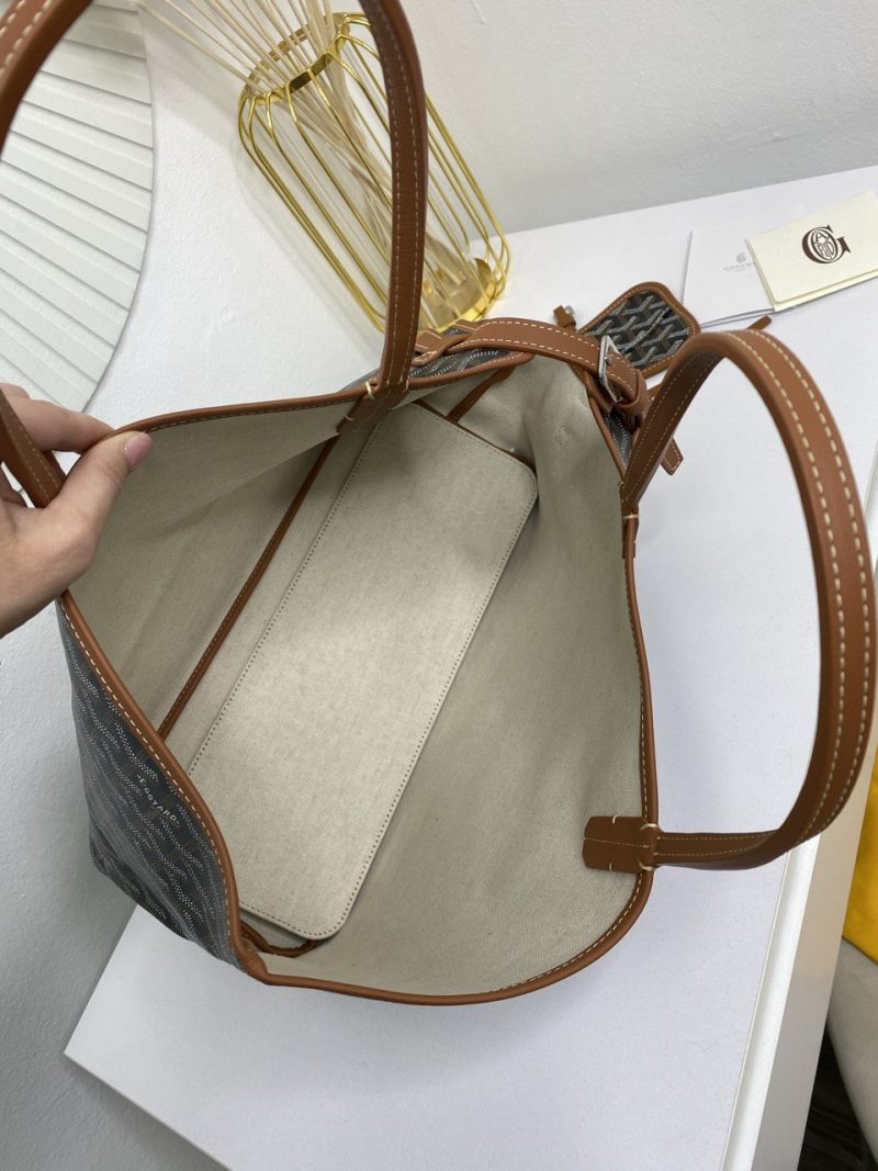 photo_5262835904572150239_y