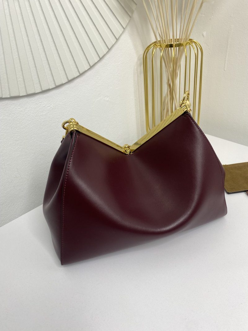 photo_5262835904572150307_y