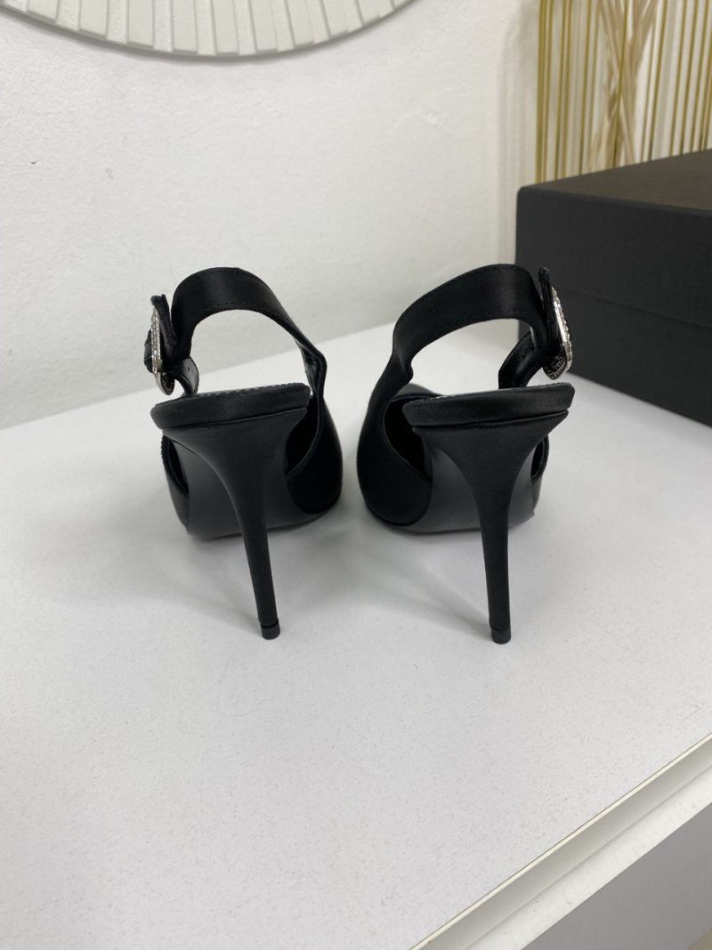 photo_5262835904572150391_y