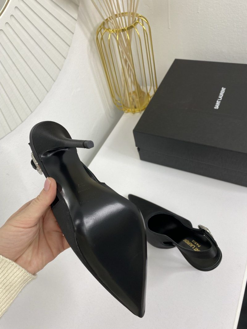 photo_5262835904572150393_y